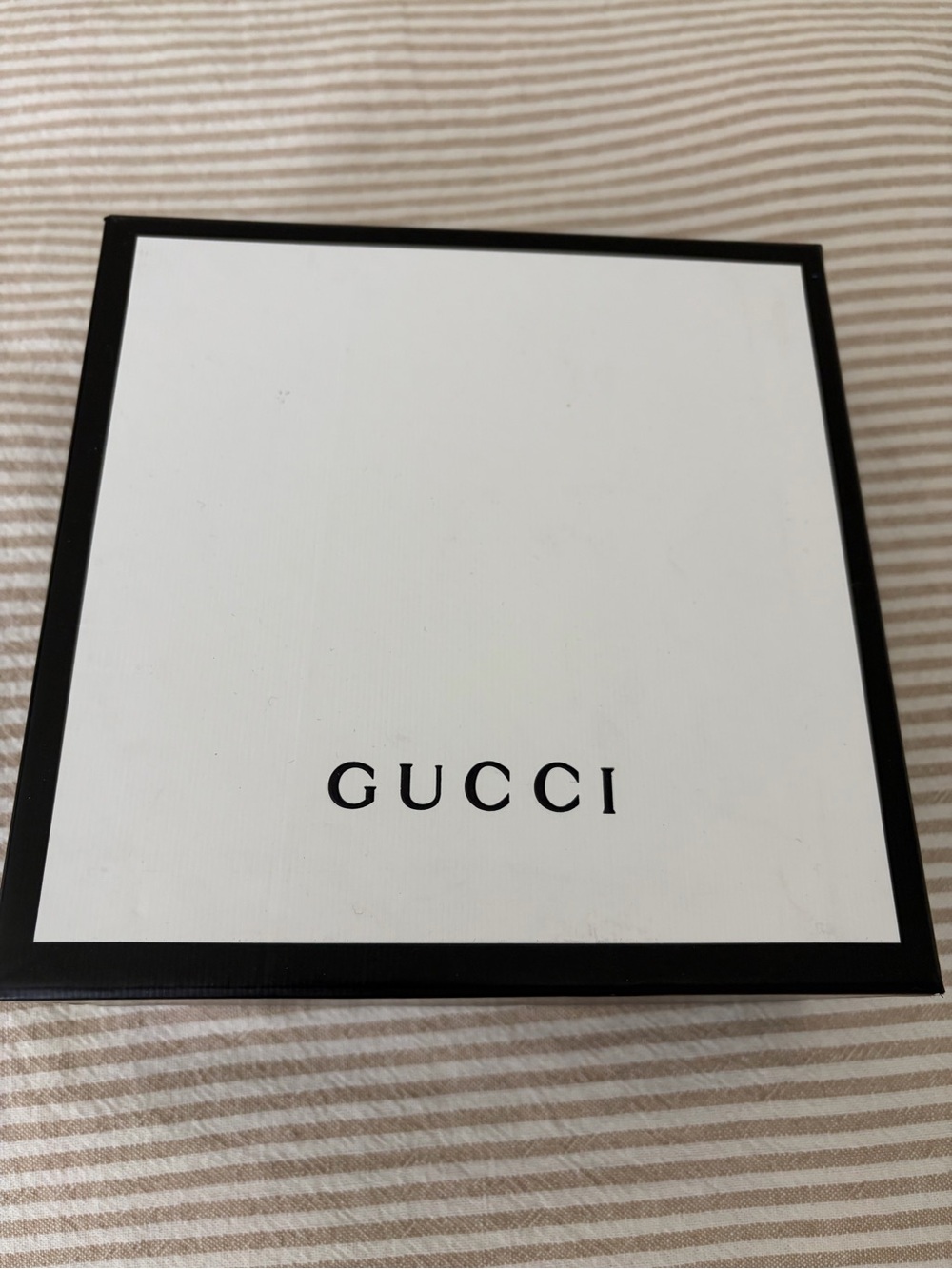 GUCCI Black and White Luxury Gift Box with Ribbon - Picture 2 of 2